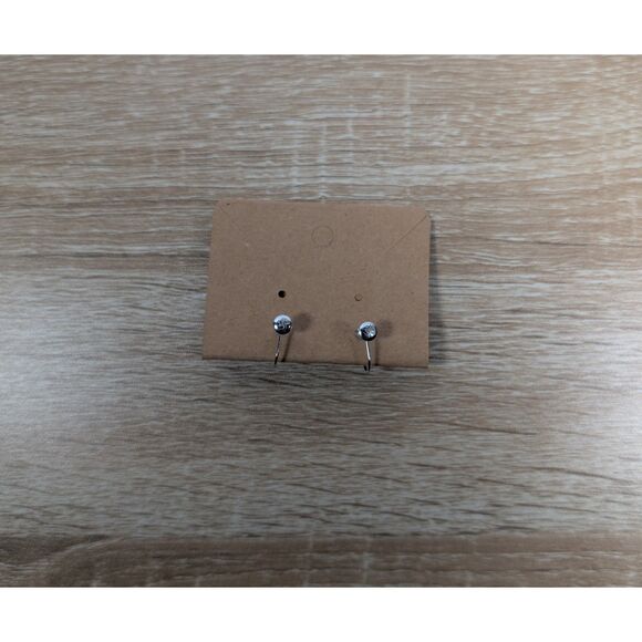 Elegant Faux Pearl Screw Back Earrings Silver Tone Vintage Style - Picture 2 of 2